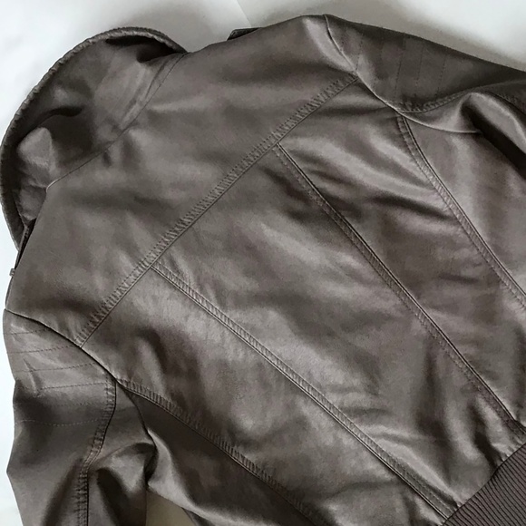 Leather-look jacket in a great taupe color - Picture 6 of 7